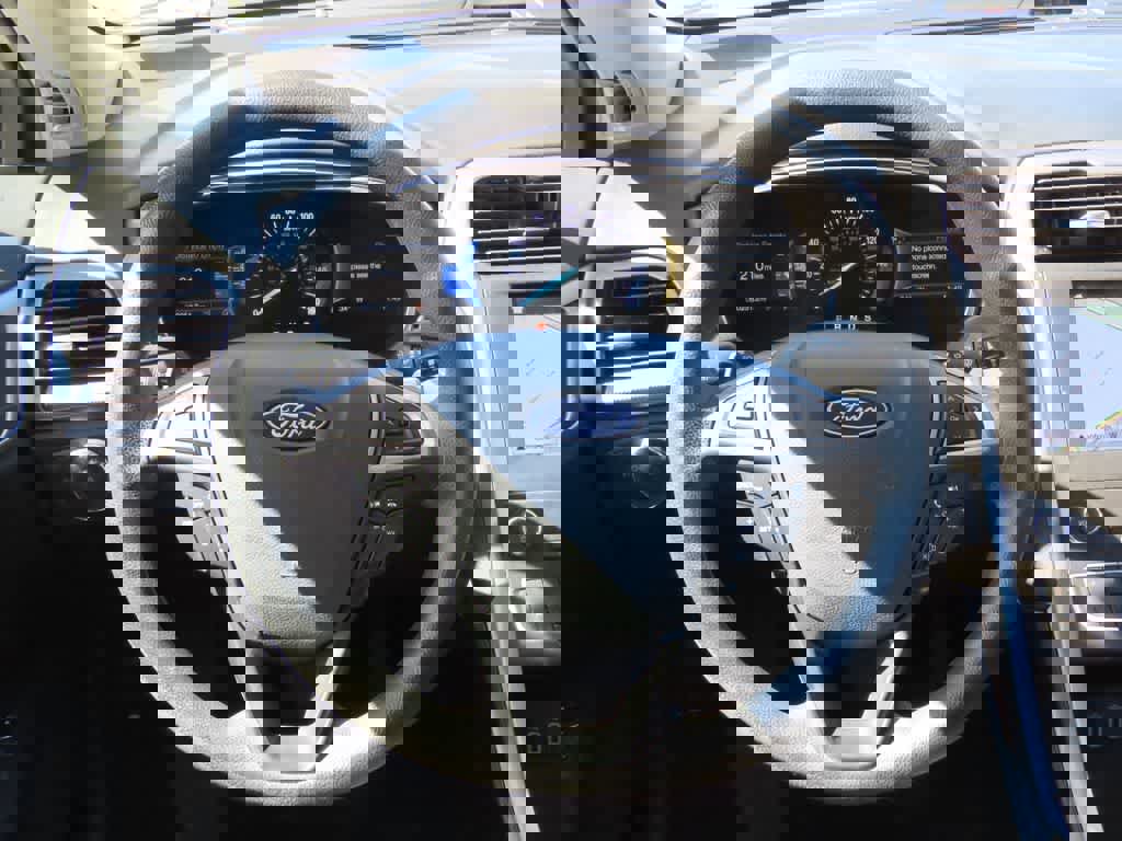 Used 2019 Ford Fusion SE image 18