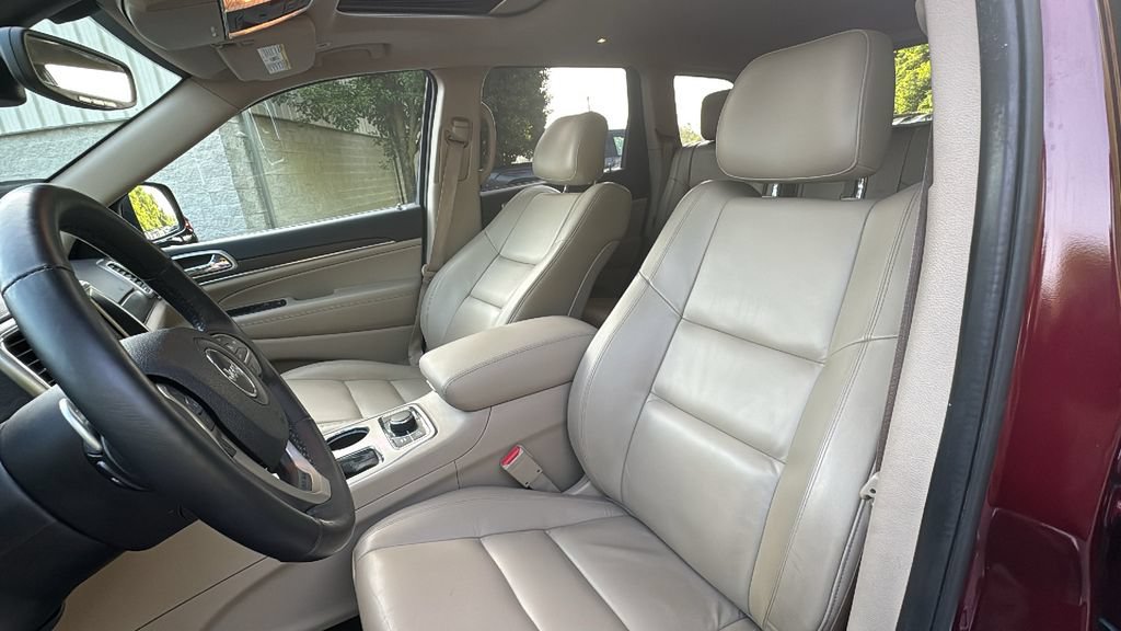 Used 2017 Jeep Grand Cherokee Limited AWD/4WD image 11