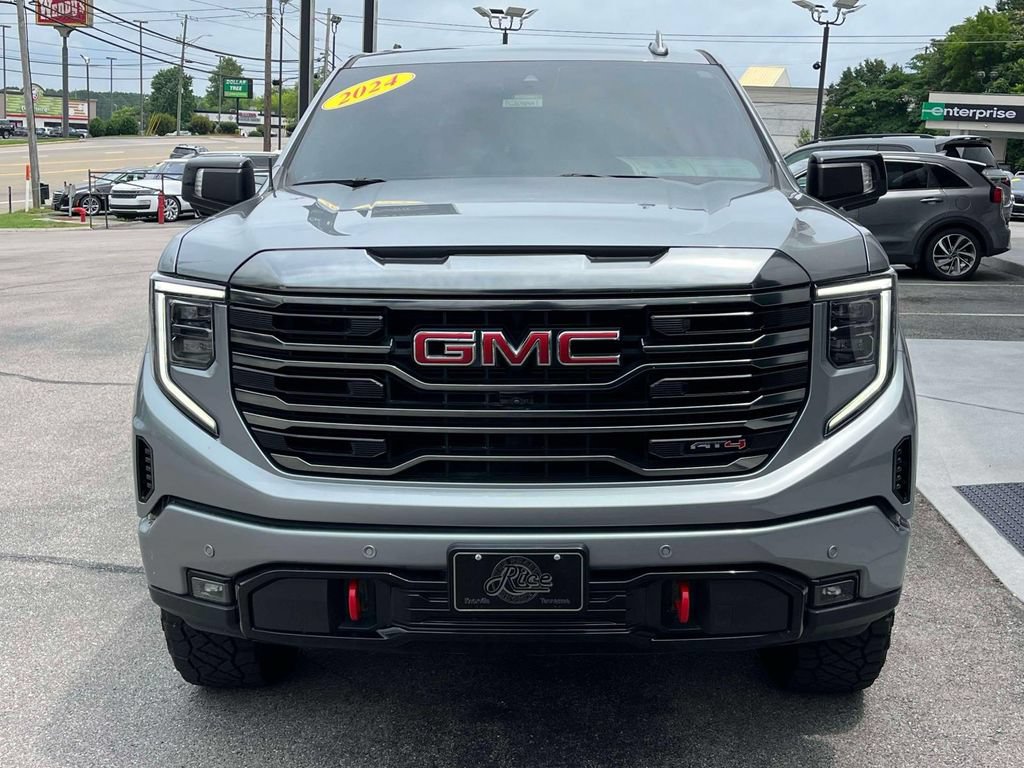 Used 2024 GMC Sierra 1500 AT4 w/ Technology Package AWD/4WD image 9