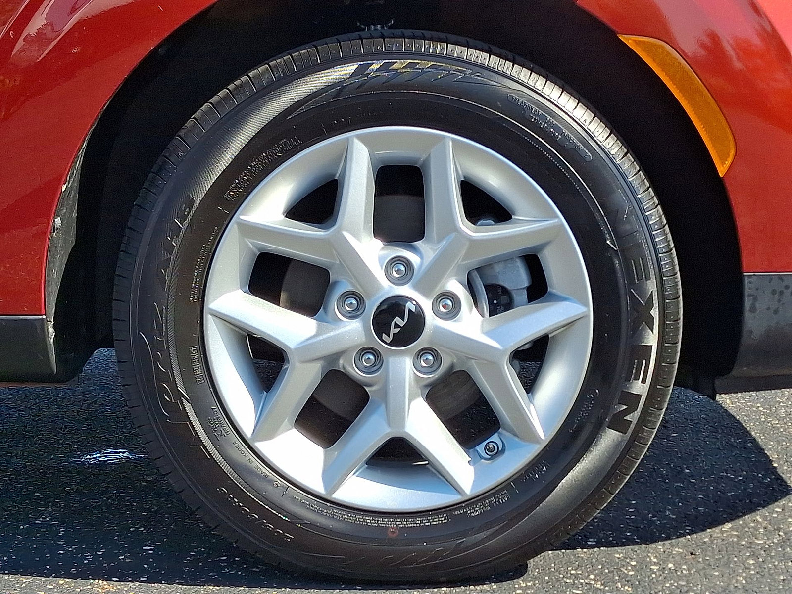 Used 2025 Kia Soul LX w/ LX Technology Package FWD image 26
