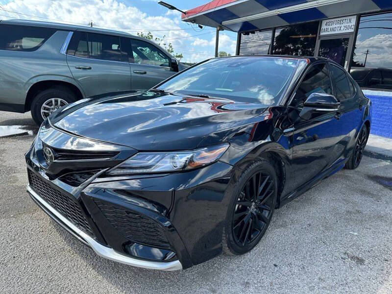 Used 2022 Toyota Camry XSE image 1