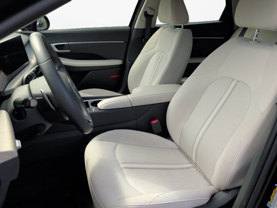 Certified 2025 Hyundai Sonata SEL FWD image 9