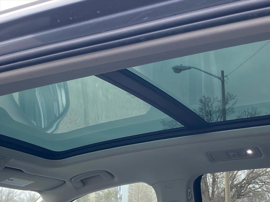 Certified 2023 Volkswagen Tiguan SE w/ Panoramic Sunroof Package image 20