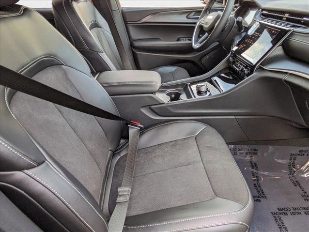 New 2024 Jeep Grand Cherokee L Altitude image 27