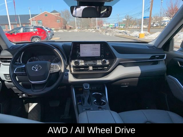 Used 2022 Toyota Highlander XLE image 16