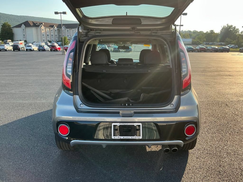 Used 2017 Kia Soul ! w/ Tech Package FWD image 9