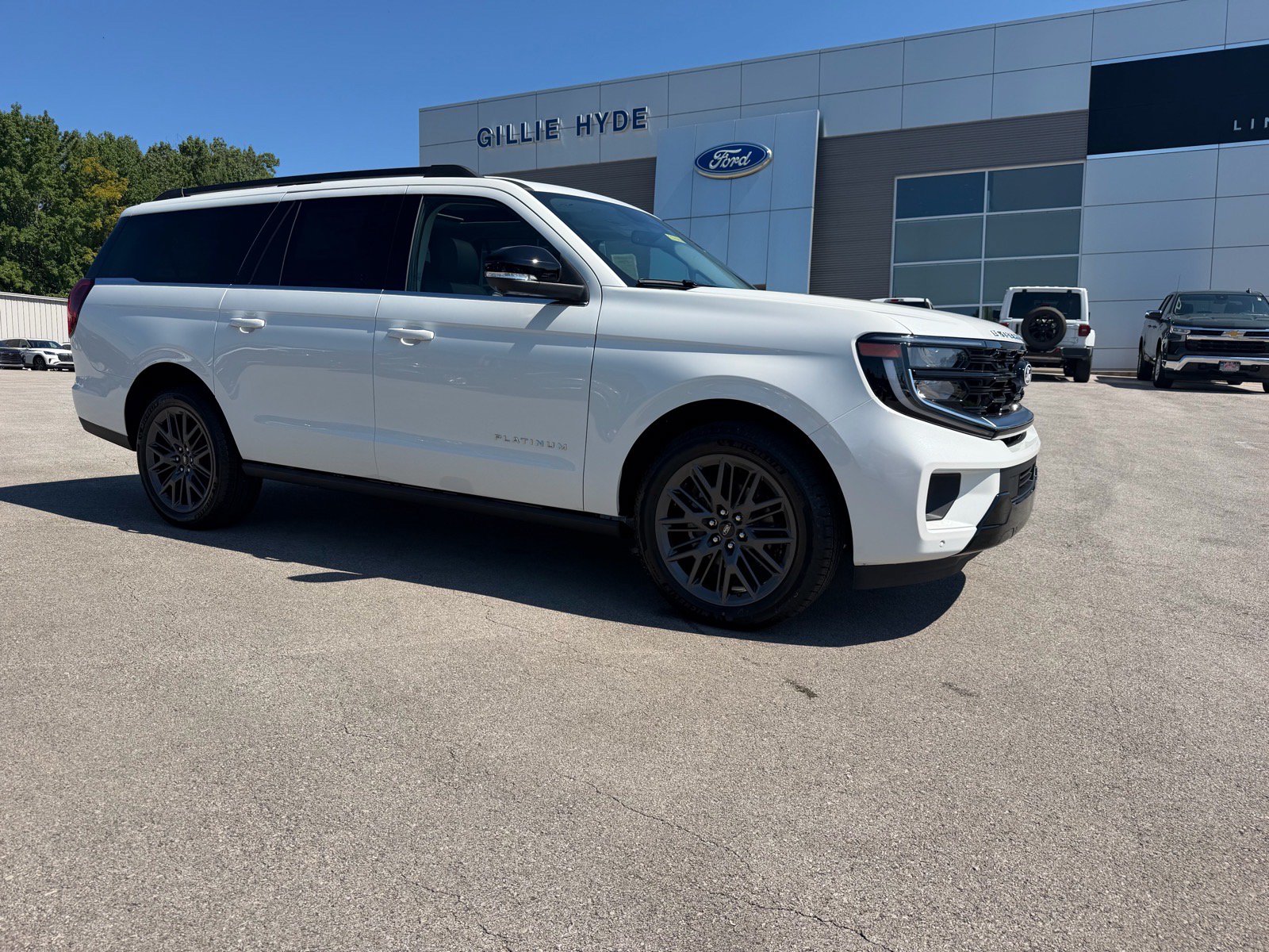 New 2027 Ford Expedition Max Platinum AWD/4WD image 2