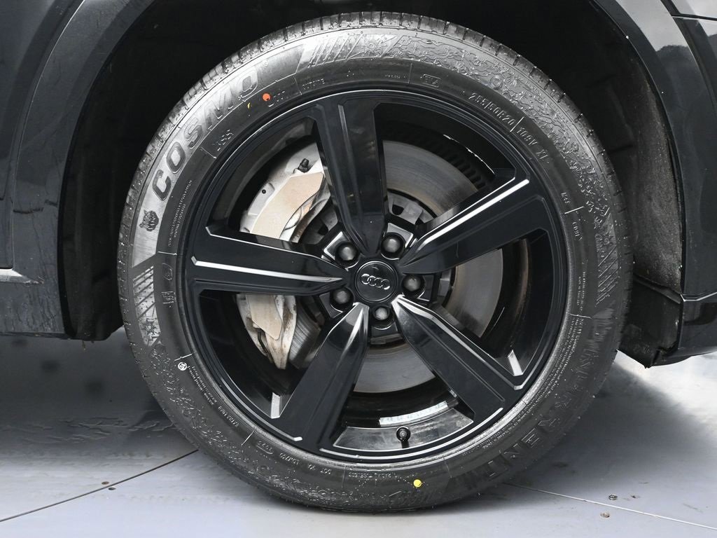 Used 2019 Audi e-tron Prestige w/ Prestige Package image 15