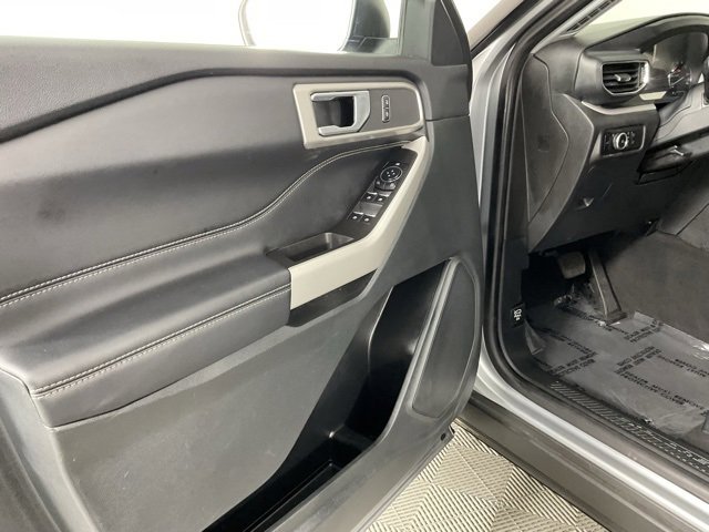 Used 2024 Ford Explorer XLT w/ Equipment Group 202A image 12