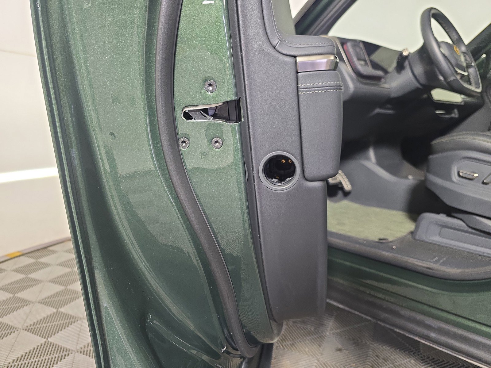 Used 2022 Rivian R1S Launch Edition image 31