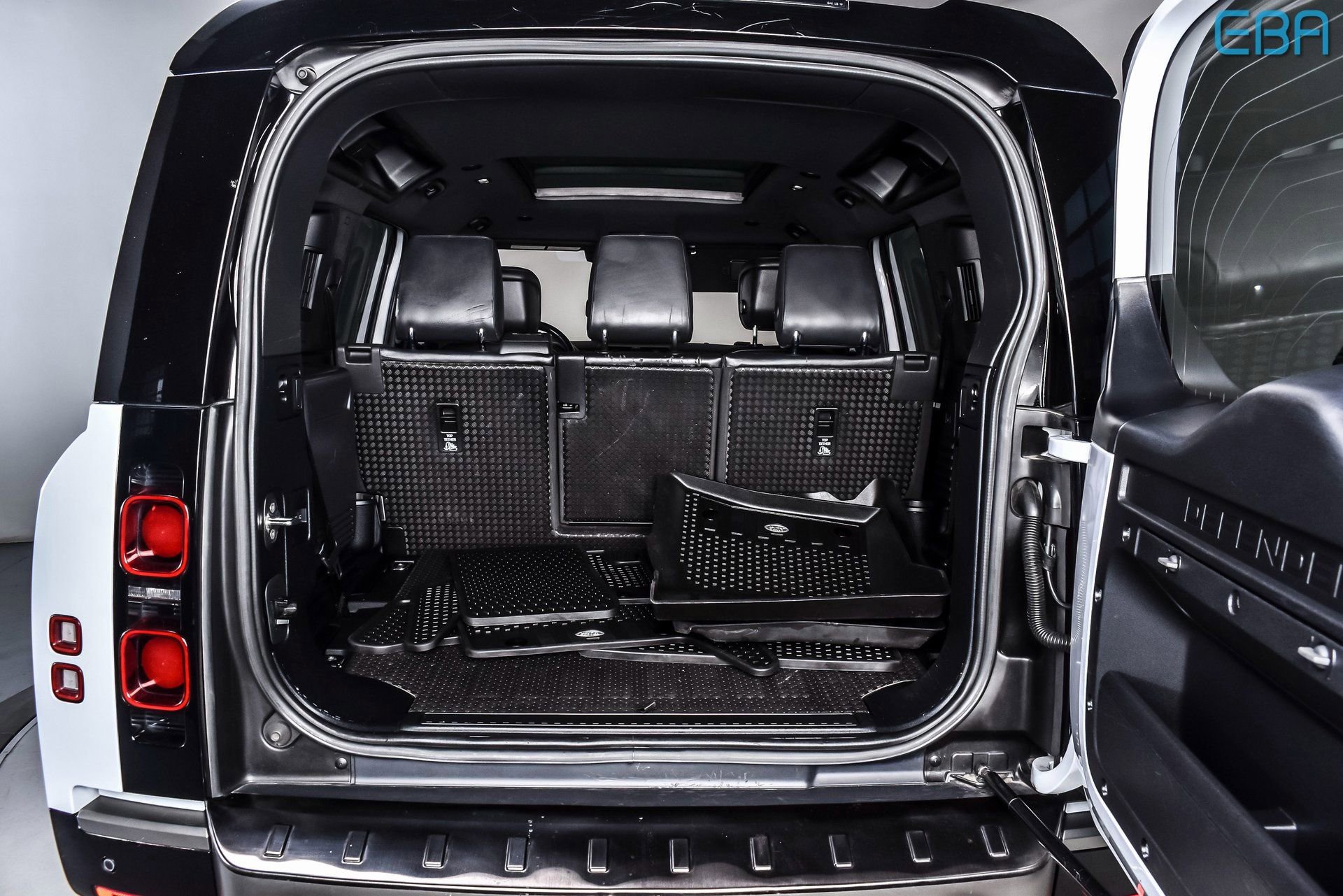 Used 2022 Land Rover Defender 110 X-Dynamic HSE image 15