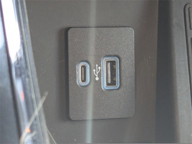 Used 2022 Ford F150 Lariat w/ Equipment Group 502A High image 27