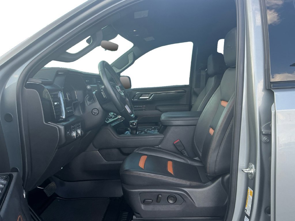 Used 2025 GMC Sierra 1500 AT4 w/ AT4 Premium Package AWD/4WD image 14