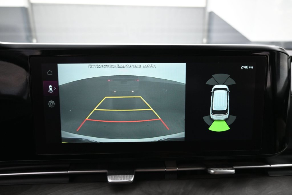 Used 2024 Kia Carnival EX FWD image 10