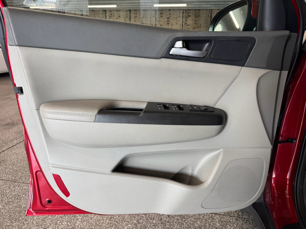 Used 2018 Kia Sorento LX image 15