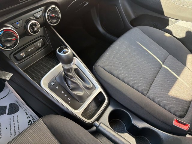 Certified 2025 Hyundai Venue SE image 27