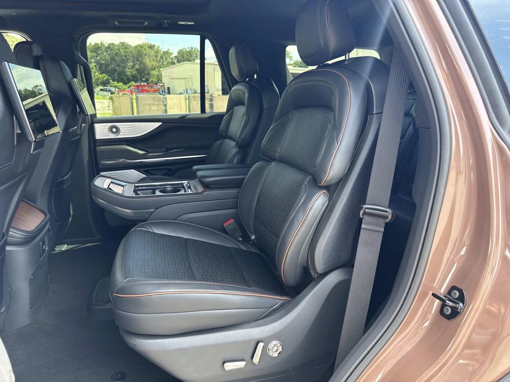 New 2025 Lincoln Navigator Black Label image 14