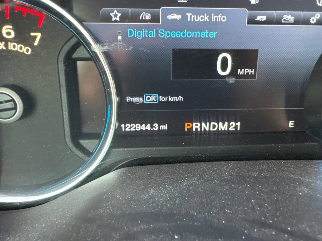 Used 2015 Ford F150 Lariat RWD image 11