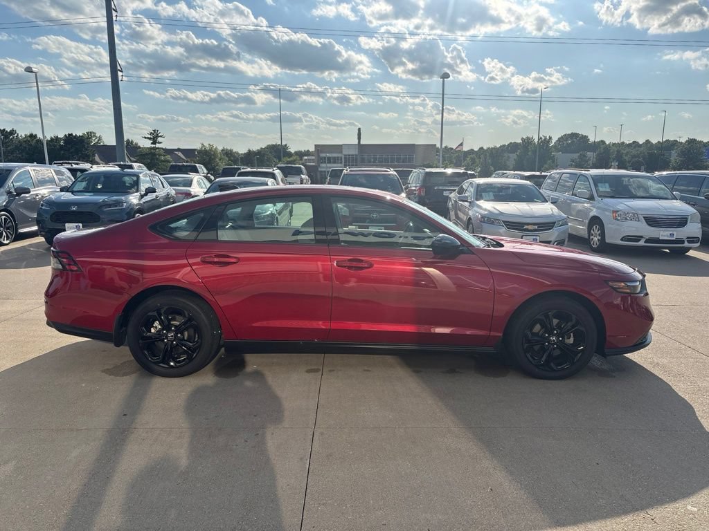 Certified 2025 Honda Accord SE image 4