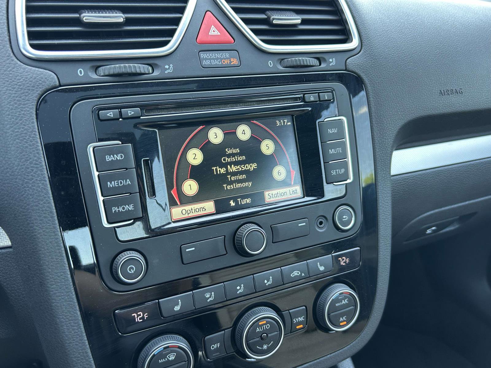 Used 2015 Volkswagen Eos Executive FWD image 24