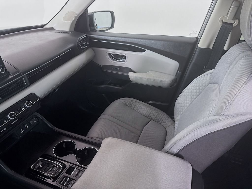 Used 2023 Honda Pilot LX image 22