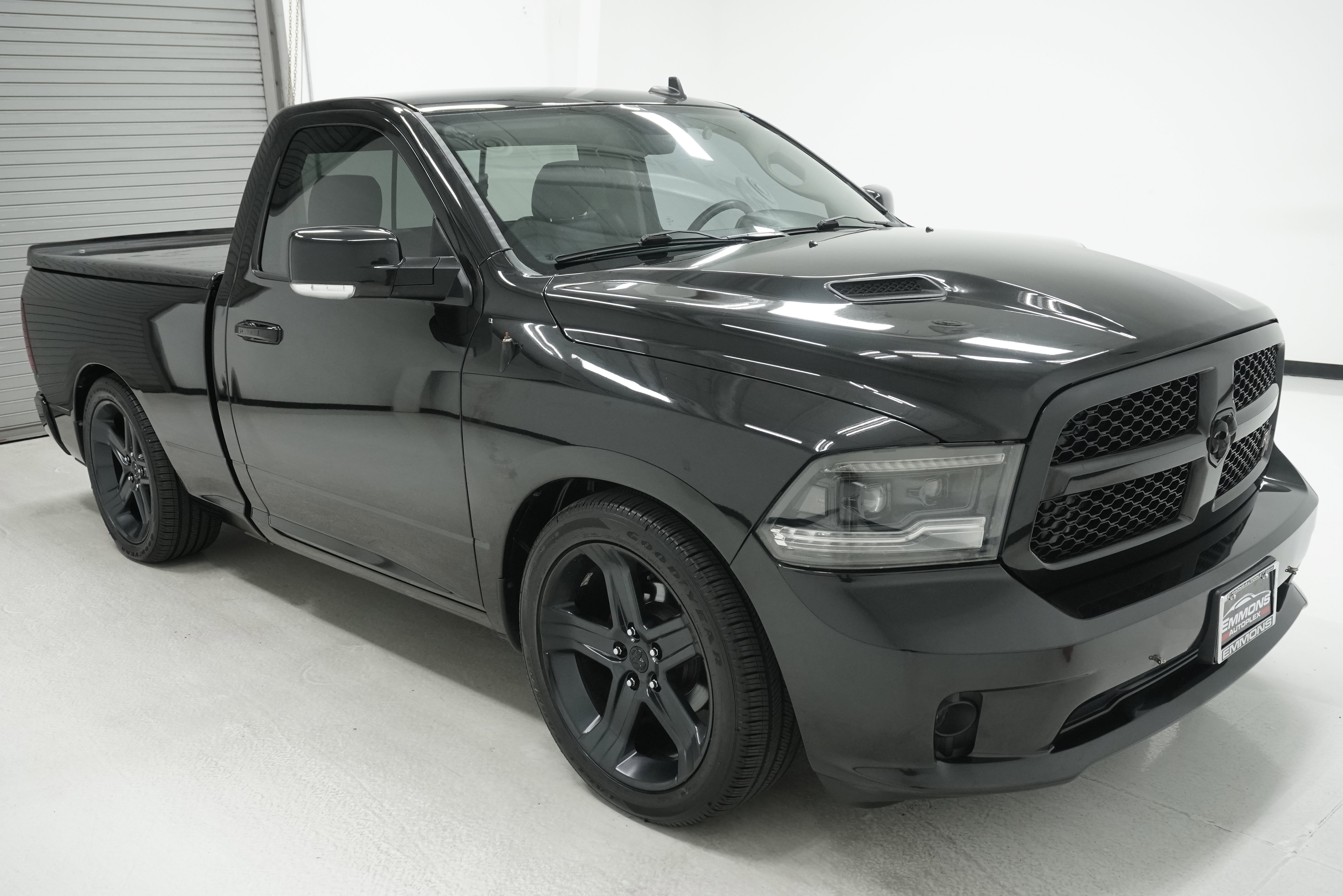 Used 2015 RAM 1500 Sport w/ Convenience Group RWD image 3
