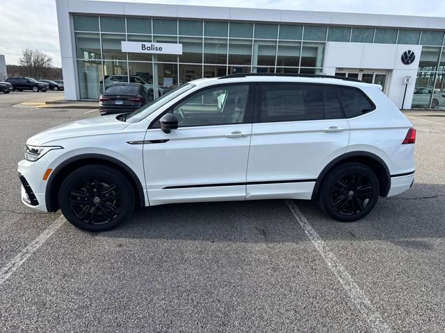 Certified 2022 Volkswagen Tiguan SE R-Line image 5
