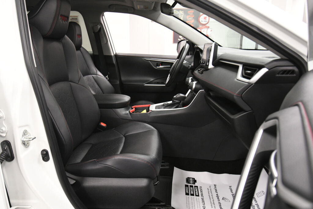 Used 2020 Toyota RAV4 TRD Off-Road w/ TRD Off-Road Weather Package image 27