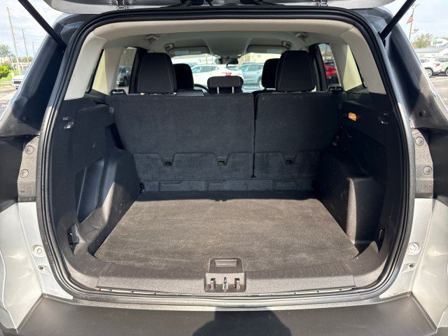 Used 2018 Ford Escape SE FWD image 25