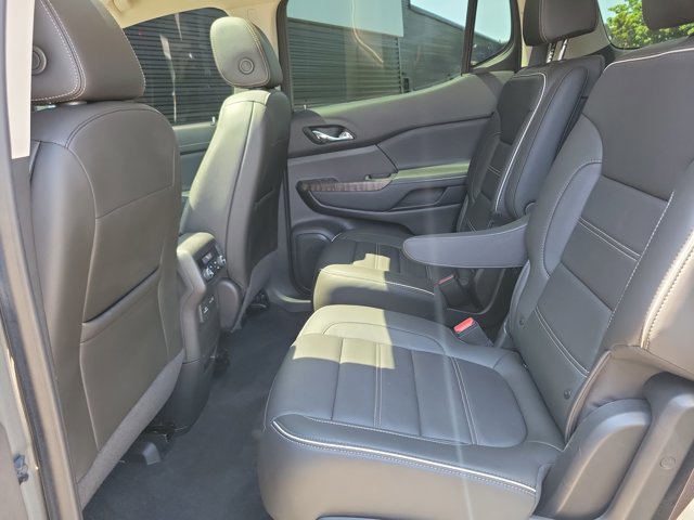 Used 2020 GMC Acadia Denali w/ Denali Ultimate Package AWD/4WD image 16