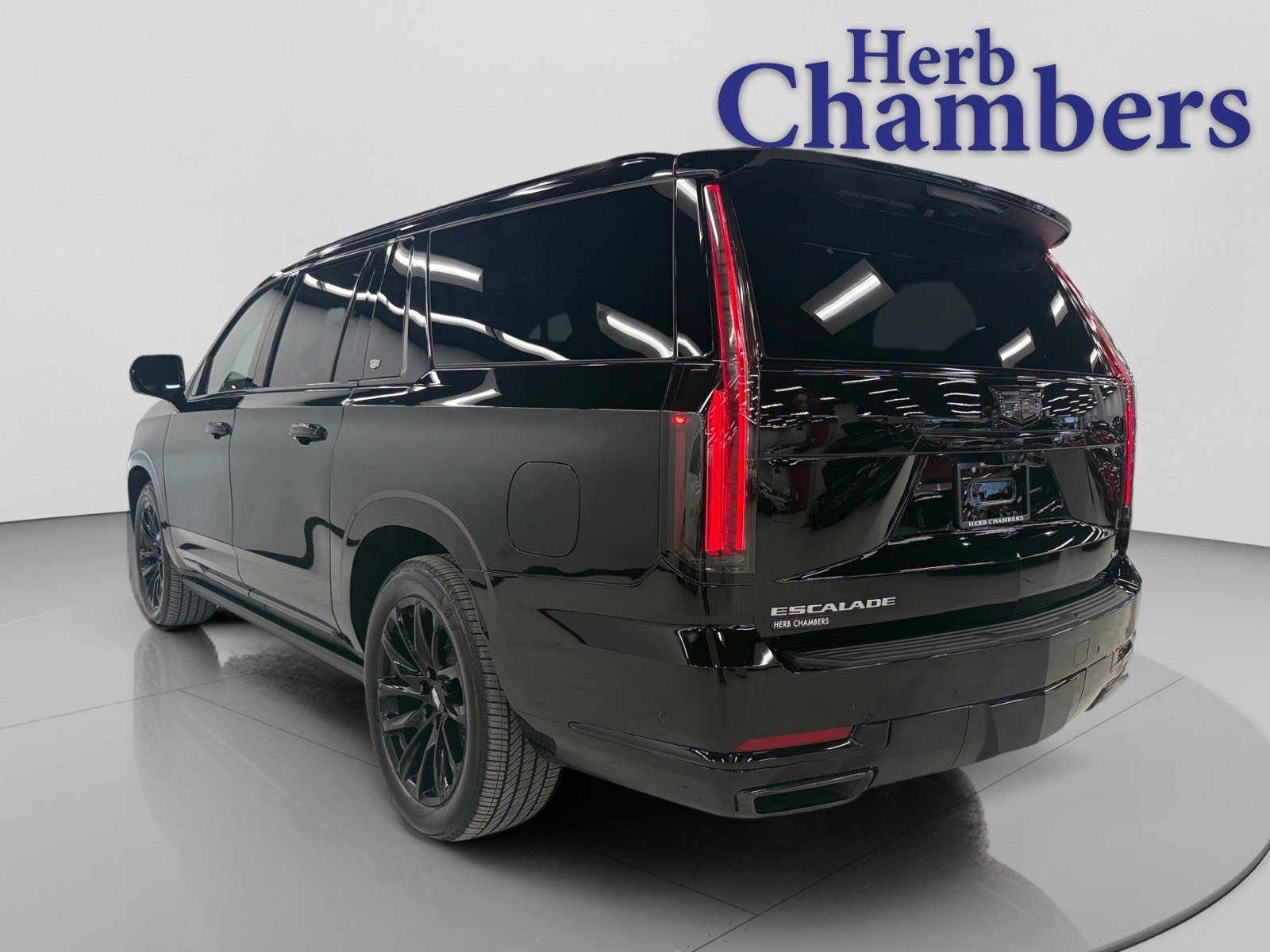 Certified 2025 Cadillac Escalade ESV Sport Platinum image 3