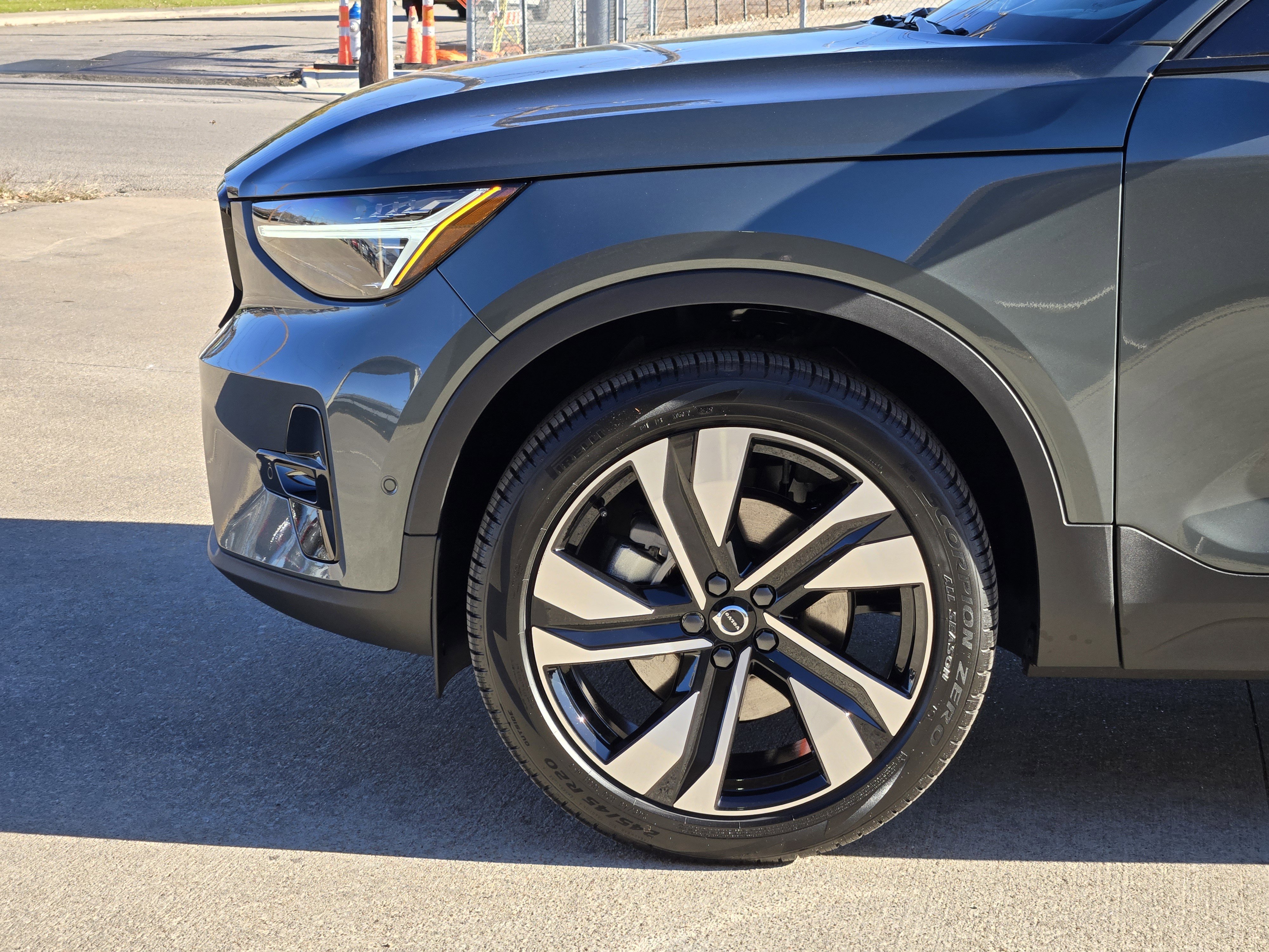 New 2026 Volvo XC40 B5 Ultra w/ Protection Package Premier image 11