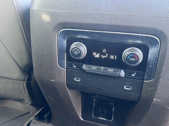 Used 2021 Chevrolet Tahoe LT w/ LT Signature Package image 13