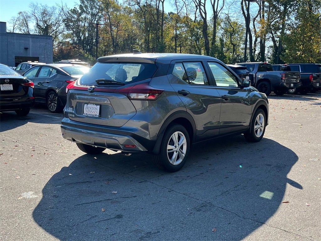 New 2025 Nissan Kicks Play S image 4