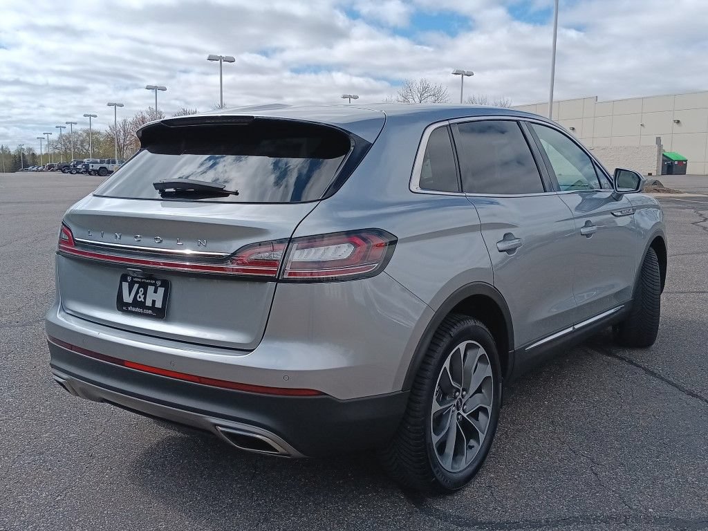 Used 2023 Lincoln Nautilus Reserve AWD/4WD image 4