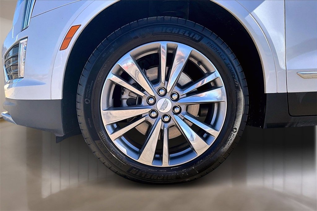 Certified 2025 Cadillac XT5 Premium Luxury image 8