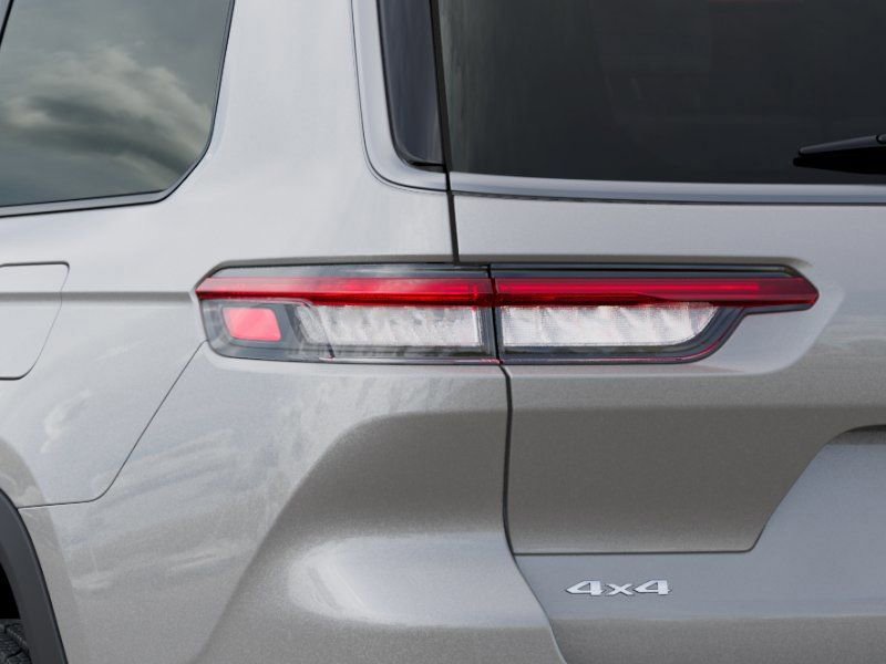 New 2026 Jeep Grand Cherokee L Limited w/ Limited Altitude Package AWD/4WD image 9