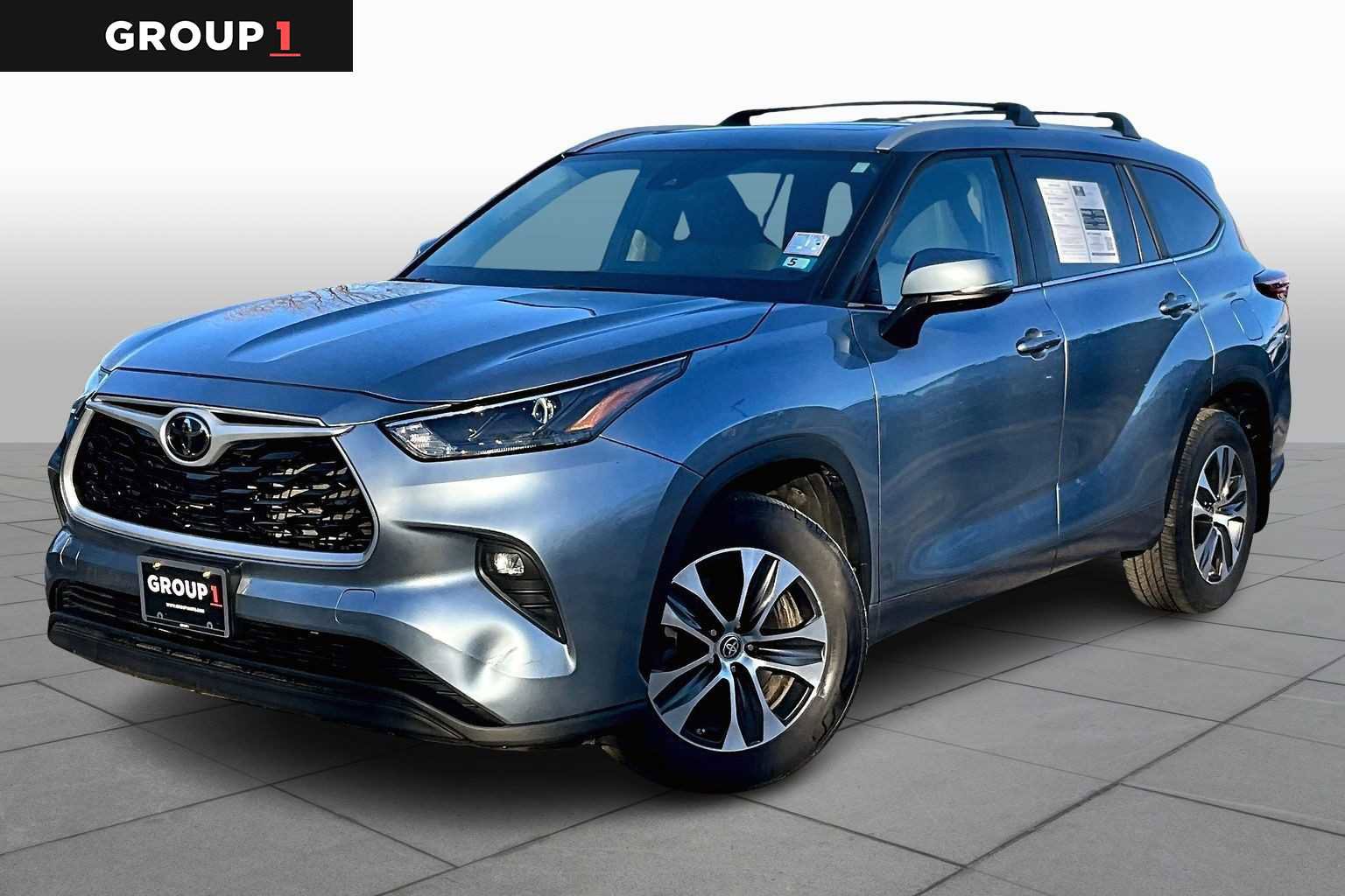 Used 2023 Toyota Highlander XLE image 1