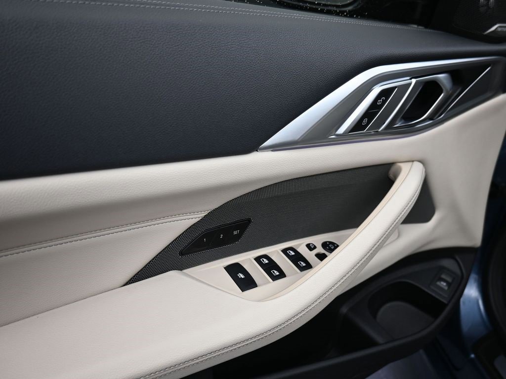 Used 2023 BMW 440i xDrive Convertible w/ Premium Package image 9