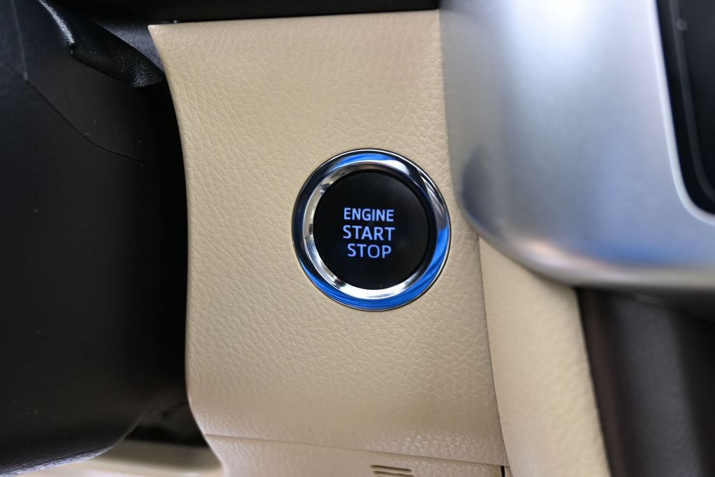 Used 2019 Toyota Highlander XLE AWD/4WD image 27