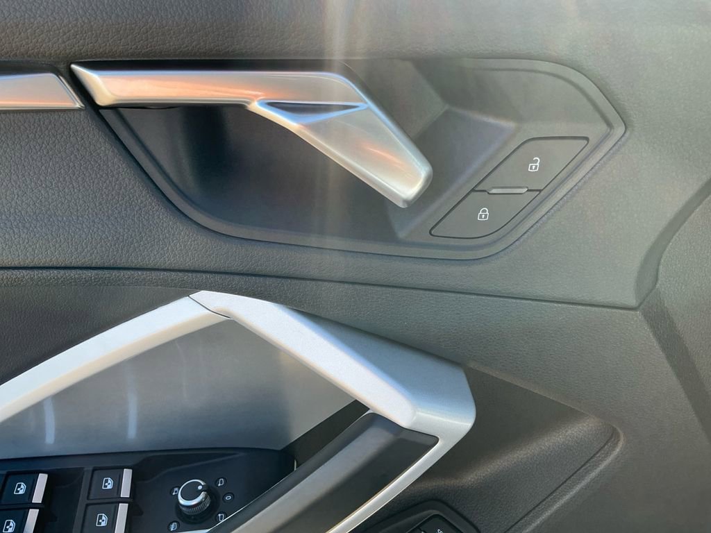 Used 2024 Audi Q3 2.0T Premium image 20