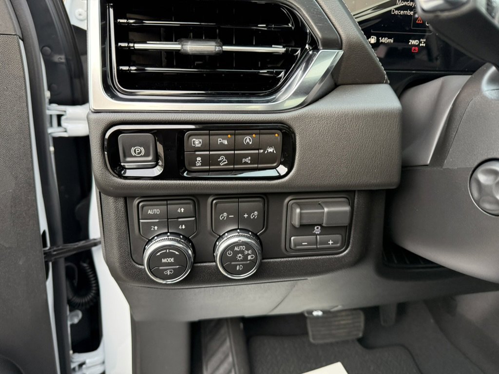 New 2026 GMC Yukon Denali w/ Denali Reserve Package image 17