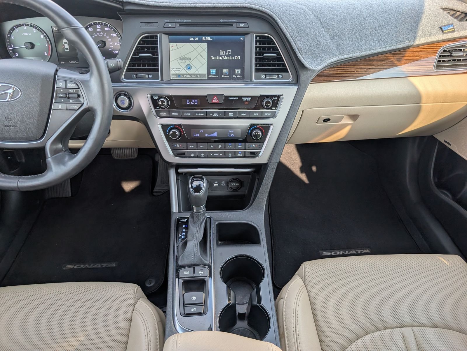 Used 2016 Hyundai Sonata Limited w/ Option Group 05 FWD image 7
