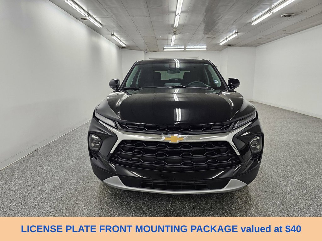 Used 2026 Chevrolet Blazer LT FWD image 2