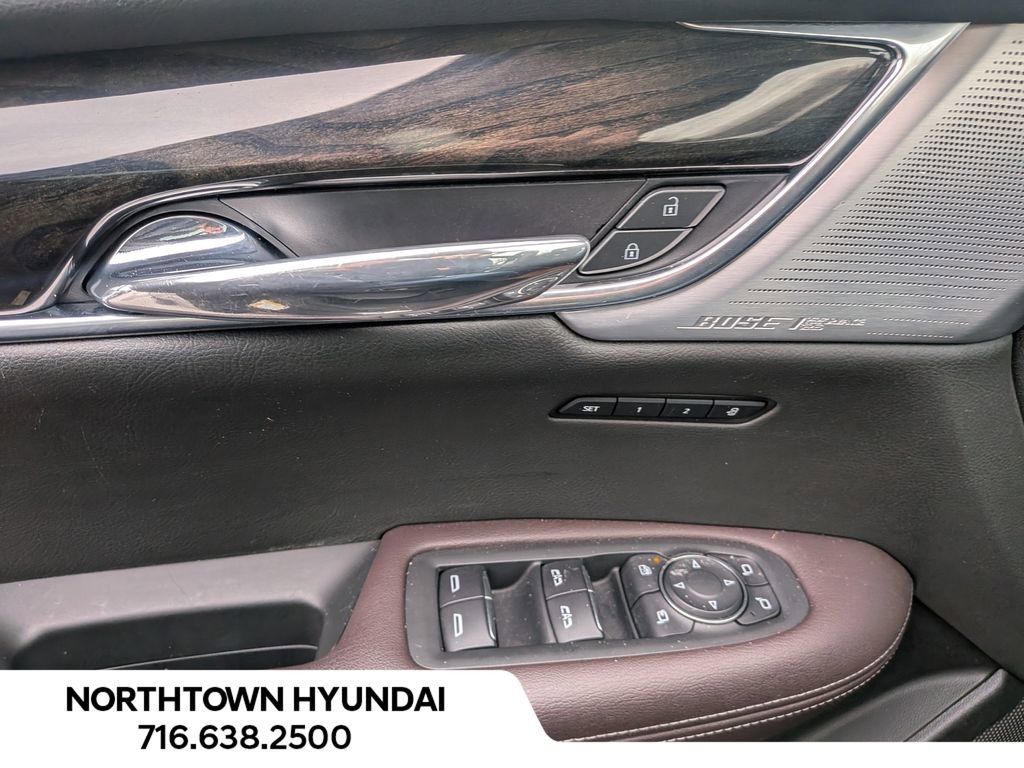 Used 2023 Cadillac XT6 Premium Luxury image 28