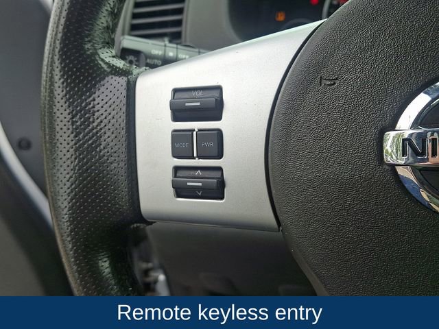 Used 2011 Nissan Pathfinder SV AWD/4WD image 7