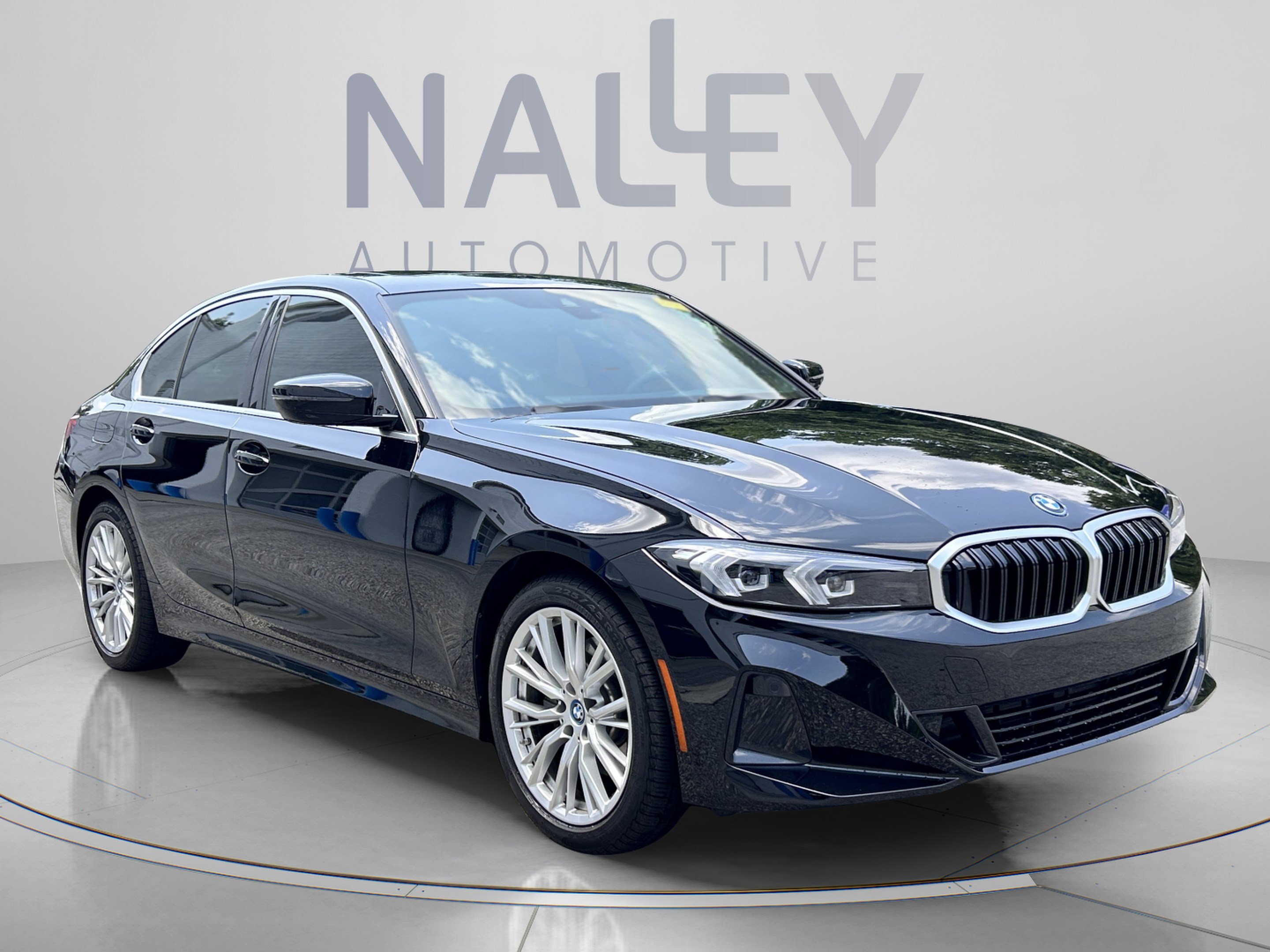 Used 2024 BMW 330e w/ Convenience Package RWD image 4
