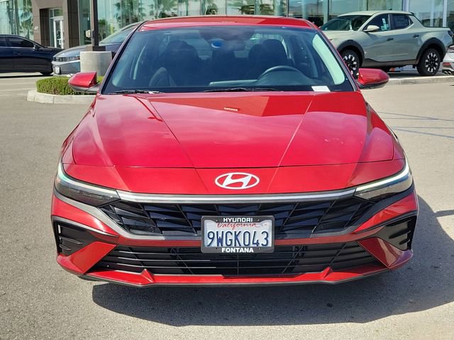 Used 2025 Hyundai Elantra Blue image 29