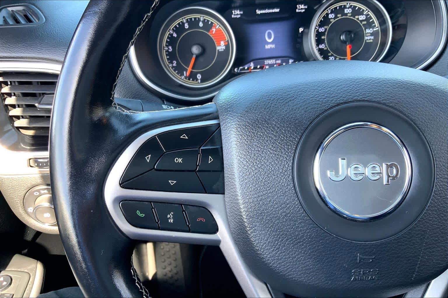 Used 2021 Jeep Cherokee Latitude Lux 80th Anniv w/ Quick Order Package 26U 80TH image 23
