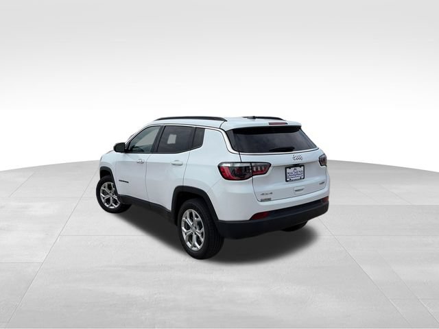Used 2024 Jeep Compass Latitude AWD/4WD image 5